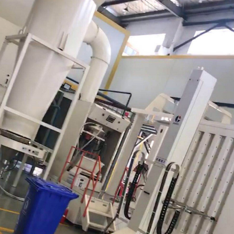 Attrezzature automatizzate per la spruzzatura di plastica e polveri